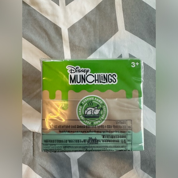 Disney Munchlings Mystery Plush – Festive Fare – Micro 4 3/4'' (NWT) Sealed - Picture 7 of 10